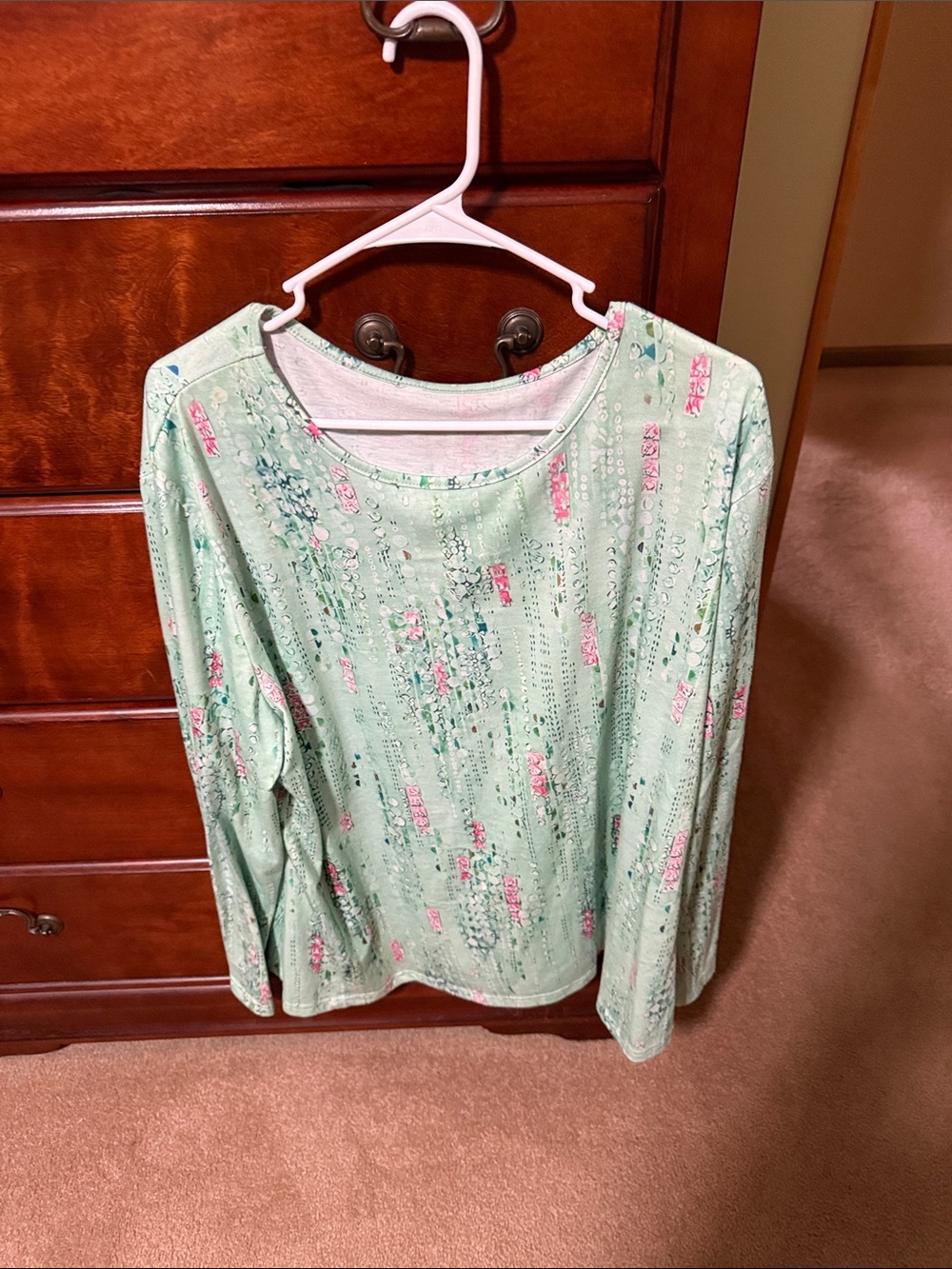 Light Green Floral Long-Sleeve Women’s Top